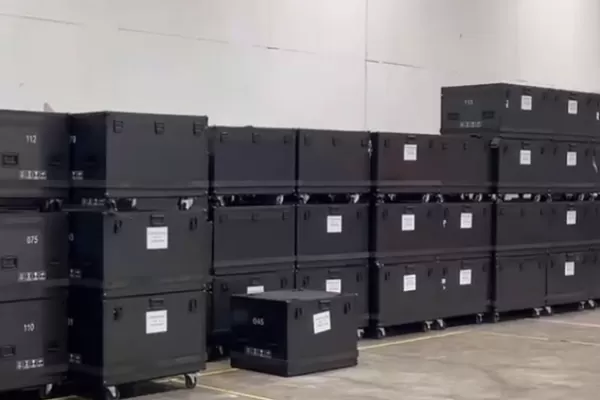 Cómo KMT elimina los cuellos de botella operativos para nuestros socios en soluciones de integración audiovisual, producción en directo y pantallas LED.